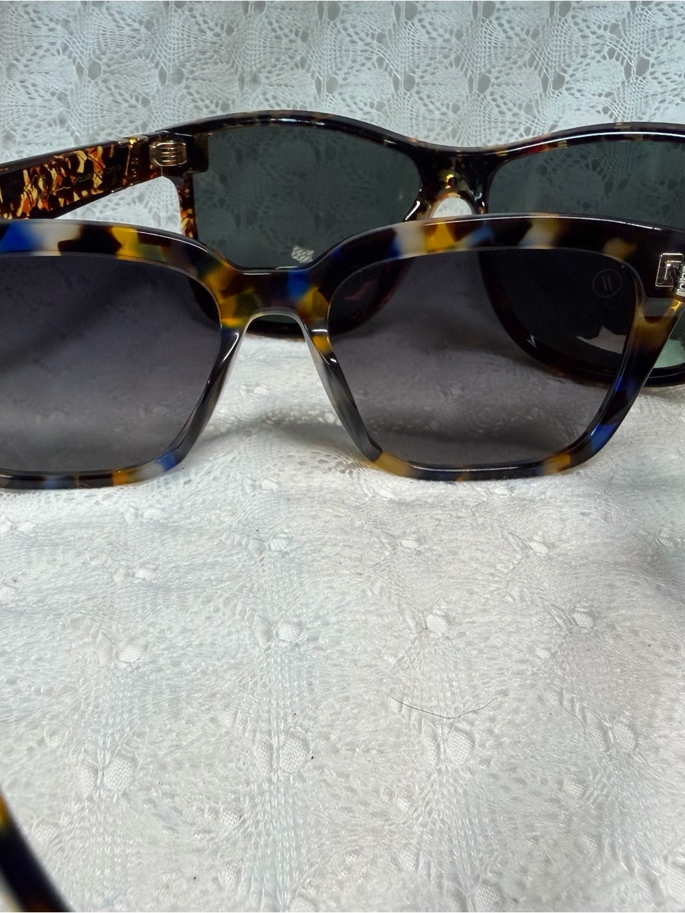 Blenders Tortoiseshell Square Sunglasses - Brown Pattern Frame 2 pairs - Picture 9 of 11